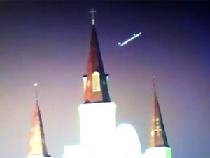 Un Ufo appare durante una gara di football [VIDEO].